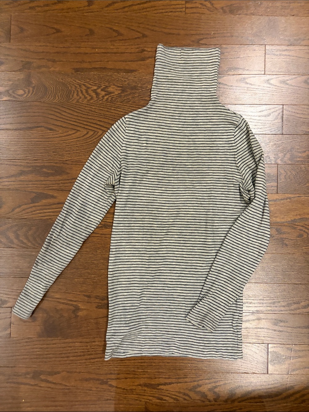 Club Monaco Wool and Cashmere Turtleneck - Gray & Black